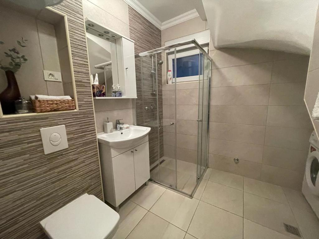 Villa Tamara With Garden And River View - Free Private Parking - Garage Мостар Екстериор снимка